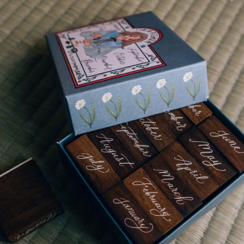 La Dolce Vita Stamp Set - English Months - Sweet Life