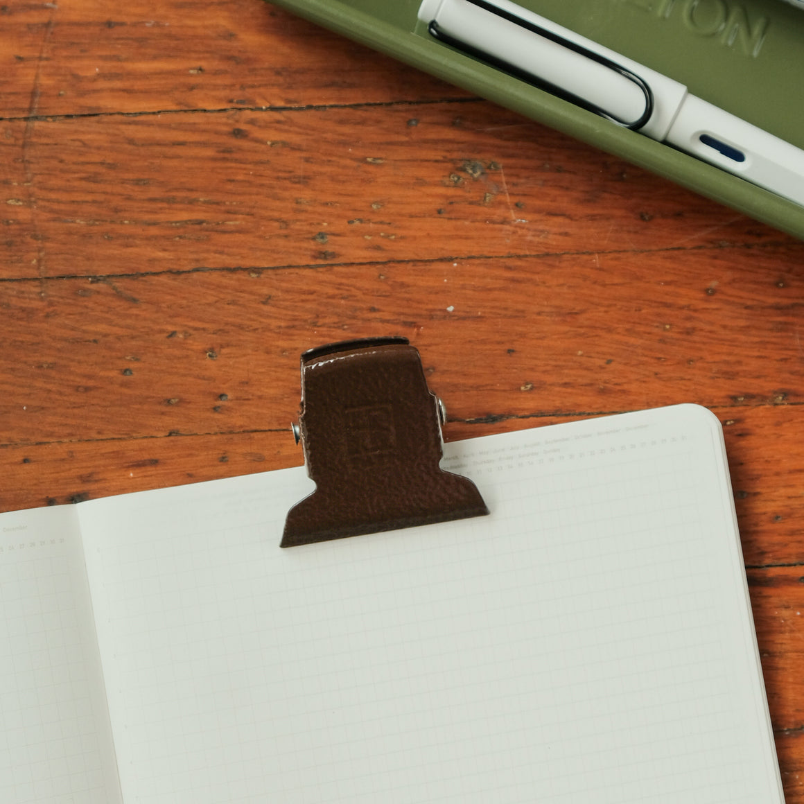 Ellepi Enamel Coated Clips - 5cm - Brown