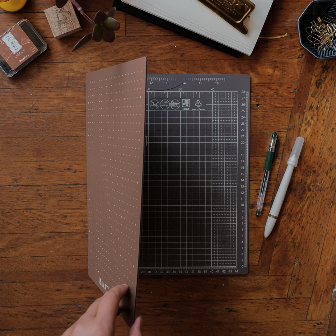 iMAT Flip Cutting Mat 2.0 Storage Edition A3 Large - Caramel Macchiato iMAT-032