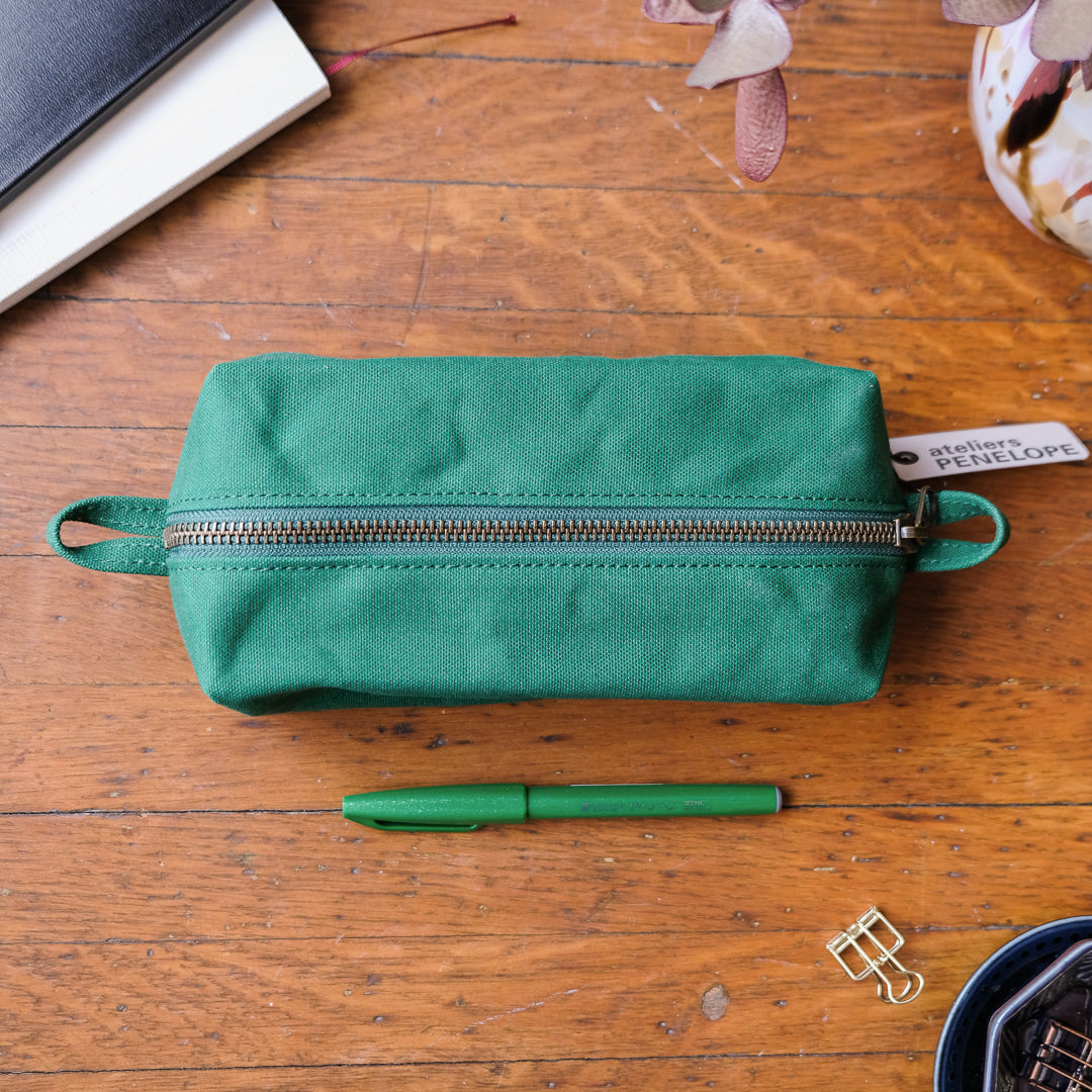ateliers PENELOPE - Air Pouch - Green