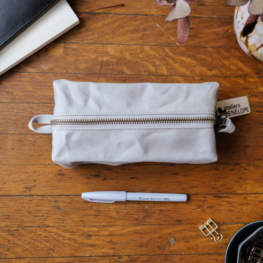 ateliers PENELOPE - Air Pouch - Light Gray