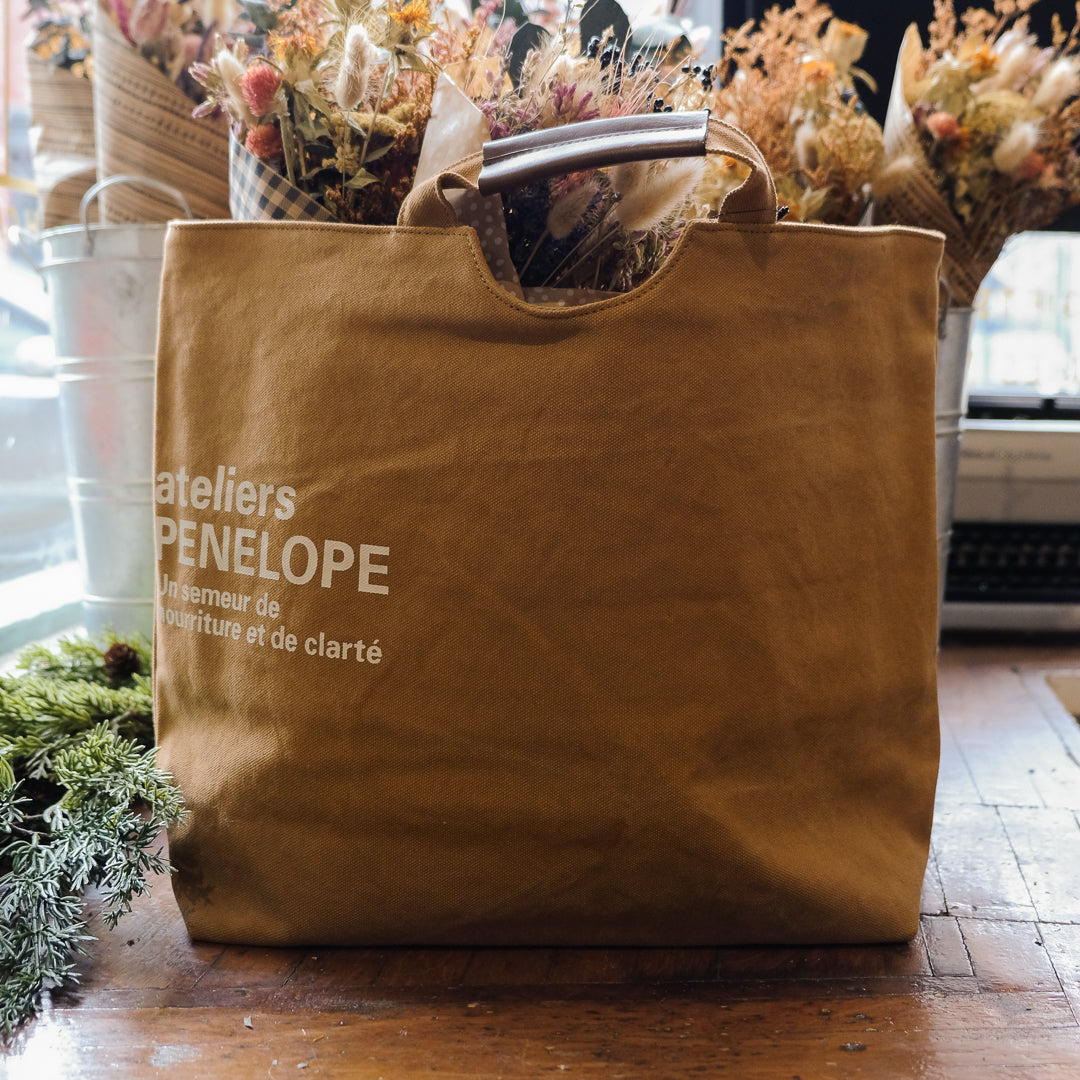 ateliers PENELOPE - AP Hole Tote (L) - Caramel