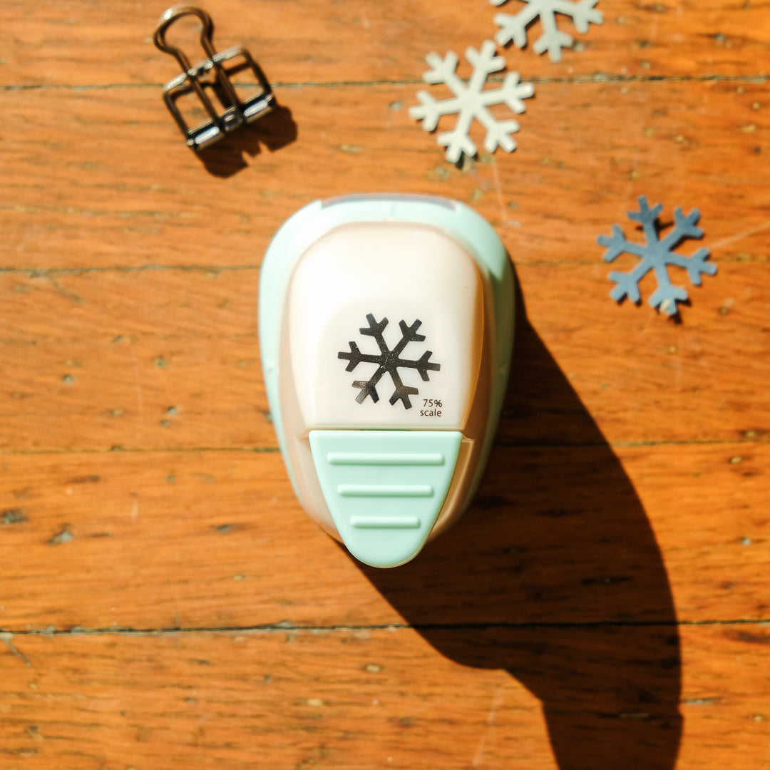 Kuretake KurePunch Medium - Snowflake