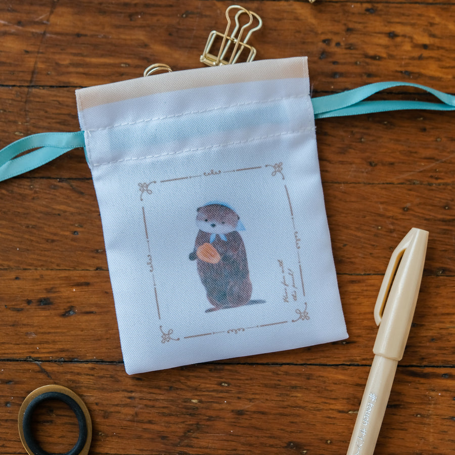 RESSA PANDA BOOKS - Animal Drawstring Pouch - Otter and Madeleine