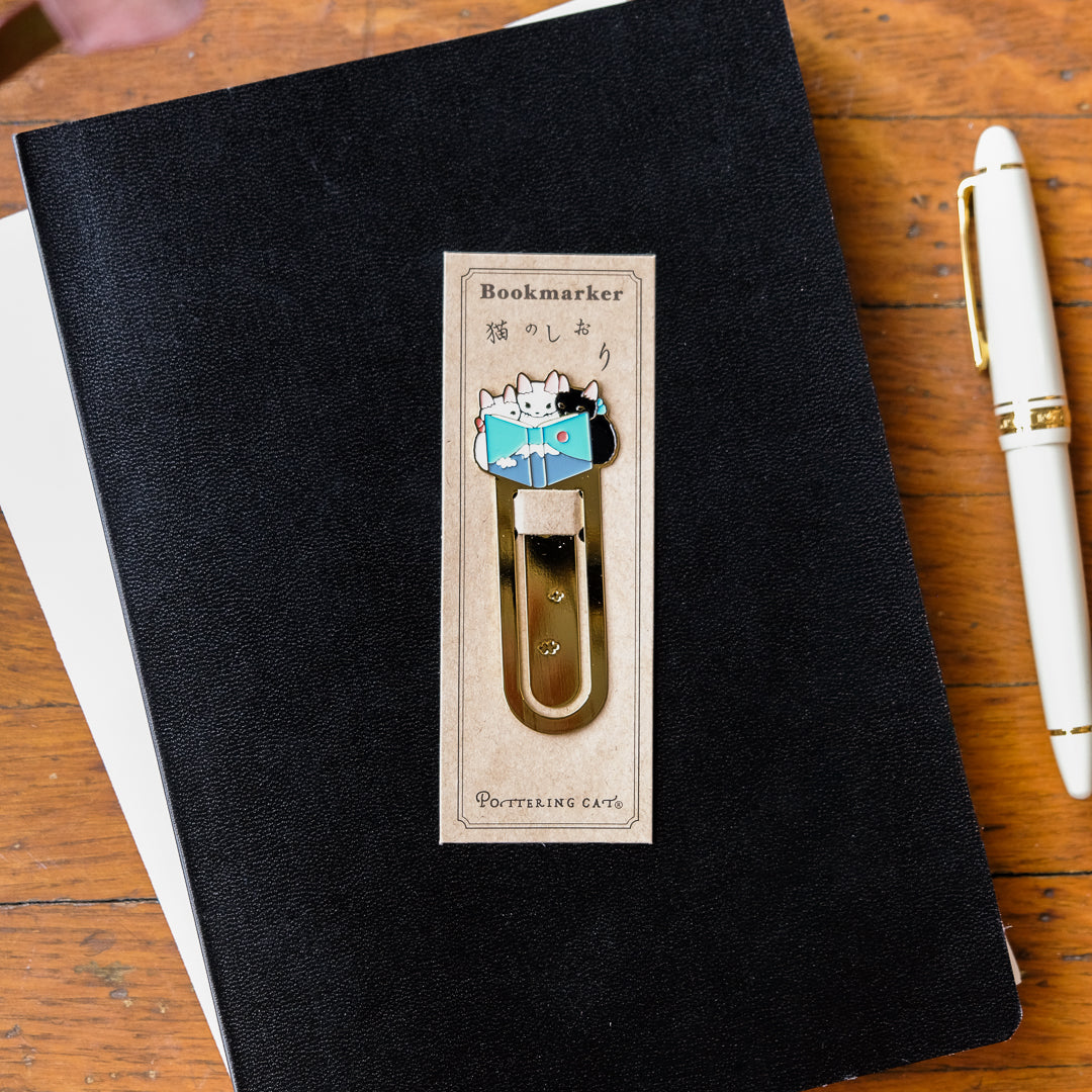 Pottering Cat - Bookmarker - BM-27 Reading 7 Mount Fuji