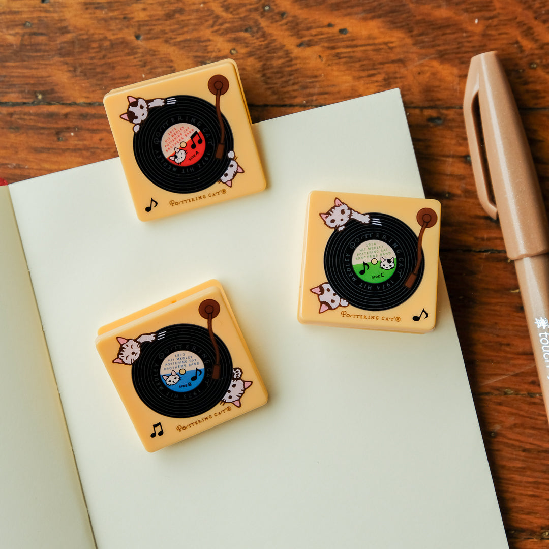 Pottering Cat - Stand Clip - Vinyl Record Player