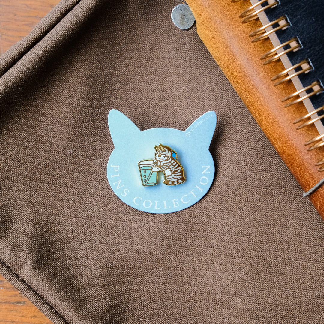 Pottering Cat - Badge - Cup