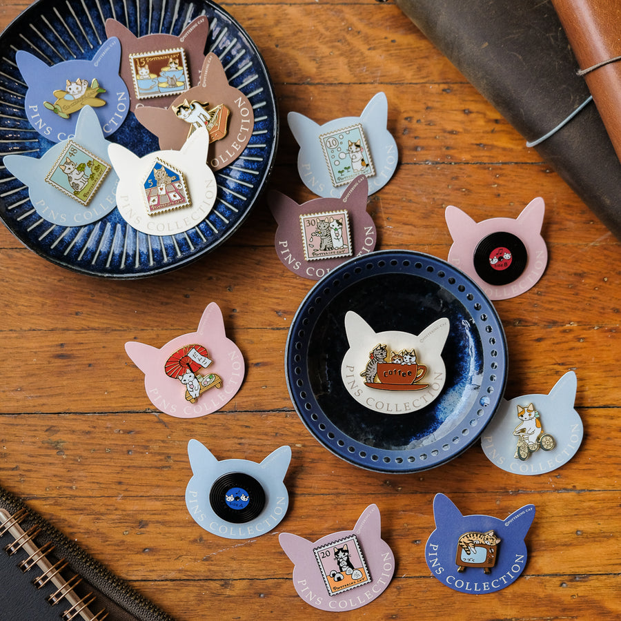 Pottering Cat - Badge - PZ-077 Outdoor Tea Ceremony