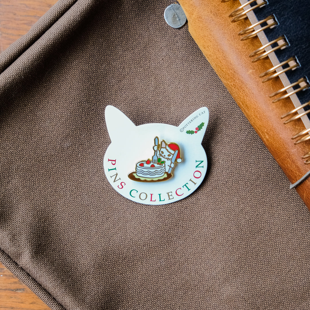 Pottering Cat - Badge - Christmas 2