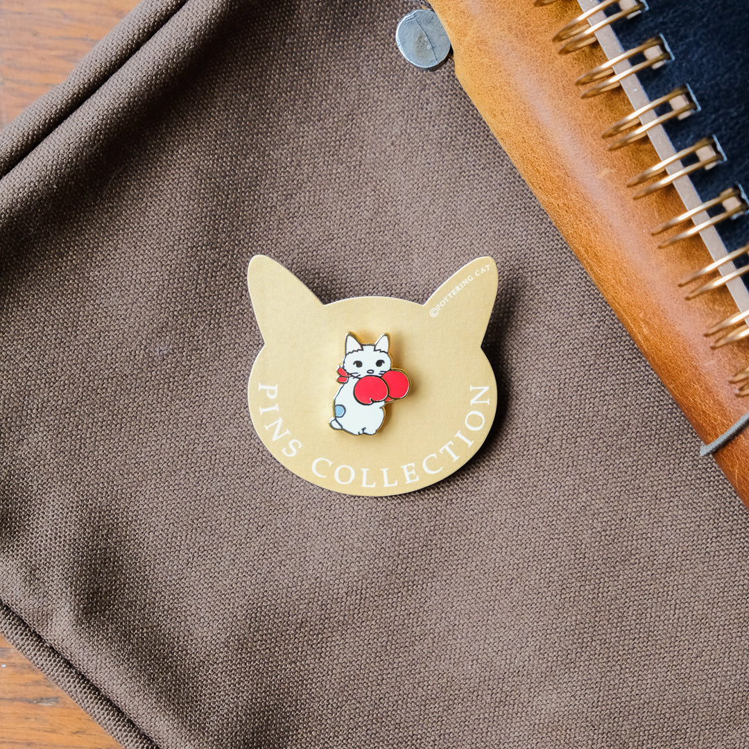 Pottering Cat - Badge - Cat Boxing