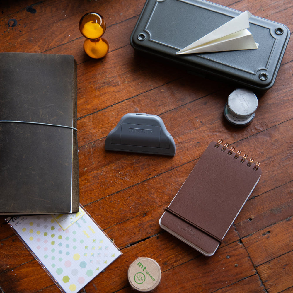 Terasuno Clip With Reading Light - Grey