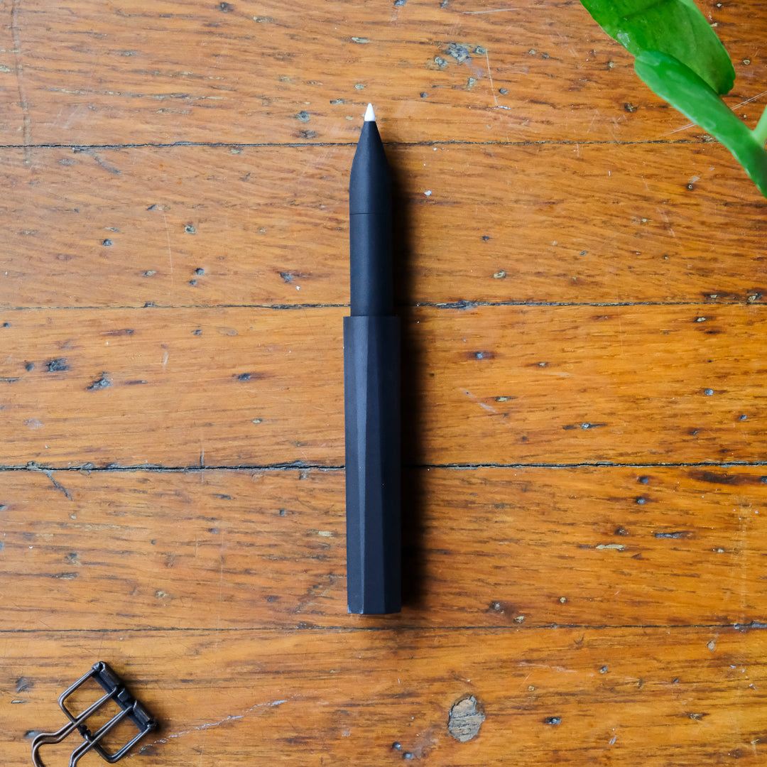 Tom's Studio - The Wren - Refillable Writing Pen: Black