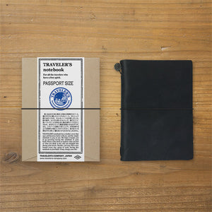 TRAVELER’S FACTORY Black (15026006) Traveler's Note Passport Size